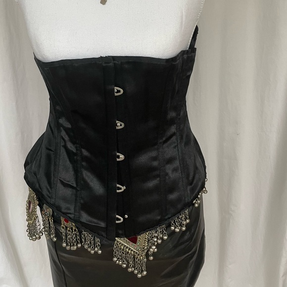 Black Satin Corset - Picture 4 of 10